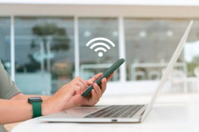 Seguridad en redes Wi-Fi públicas corporativas: Portales cautivos y aislamiento